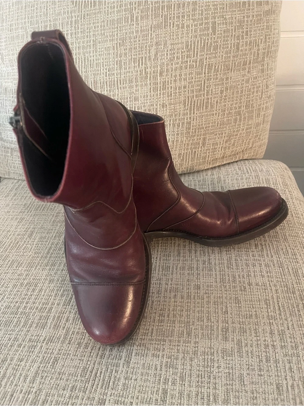 Salvatore Ferragamo Burgundy Leather Side Zip Cap Toe Ankle Boots Size 6EE